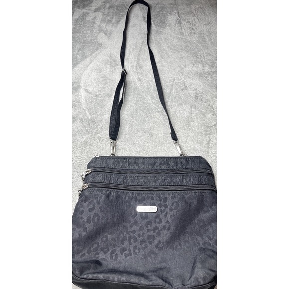 Baggallini Handbags - Baggallini Black Cheetah Print Crossbody Organizer Bag Purse